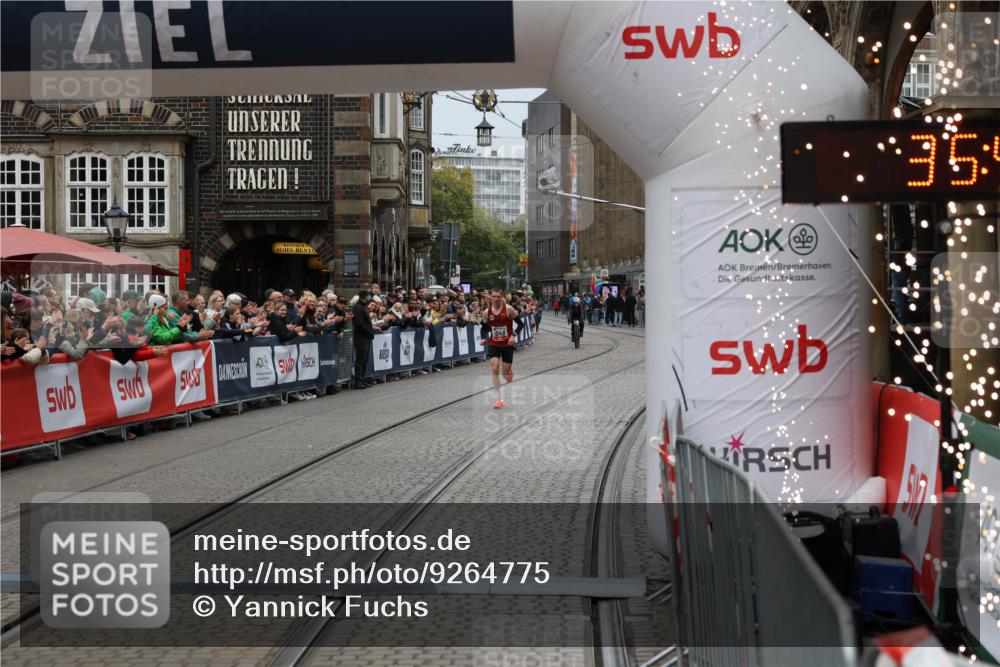 05.10.2025 - 20. swb-Marathon Bremen Yannick Fuchs http://msf.ph/oto/9264775 05.10.2025 12:06:30 Ziel 1040 meine-sportfotos.de