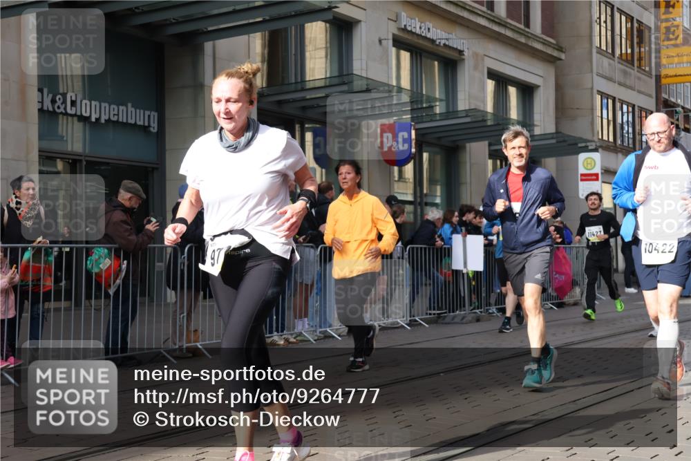 05.10.2025 - 20. swb-Marathon Bremen Strokosch-Dieckow http://msf.ph/oto/9264777 05.10.2025 11:04:22 Ziel 8111, 9394, 9532, 9610, 9623, 9750, 9765, 9771, 9812, 9866, 9915, 9927, 10278, 10422, 10451, 10485, 10531, 10532, 10557, 10674, 10684, 10869, 10891, 10956, 10964, 11035, 11196, 11315, 11427, 11542, 11546, 11615, 11636, 11704, 8111, 9394, 9532, 9610, 9623, 9750, 9765, 9771, 9812, 9866, 9915, 9927, 10278, 10422, 10451, 10485, 10531, 10532, 10557, 10674, 10684, 10869, 10891, 10956, 10964, 11035, 11196, 11315, 11427, 11542, 11546 meine-sportfotos.de