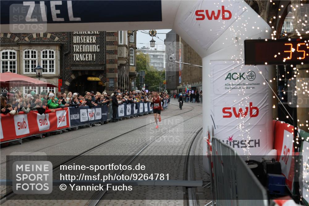 05.10.2025 - 20. swb-Marathon Bremen Yannick Fuchs http://msf.ph/oto/9264781 05.10.2025 12:06:30 Ziel 1040 meine-sportfotos.de