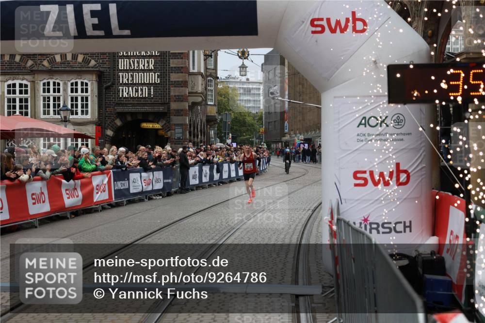 05.10.2025 - 20. swb-Marathon Bremen Yannick Fuchs http://msf.ph/oto/9264786 05.10.2025 12:06:30 Ziel 1040 meine-sportfotos.de