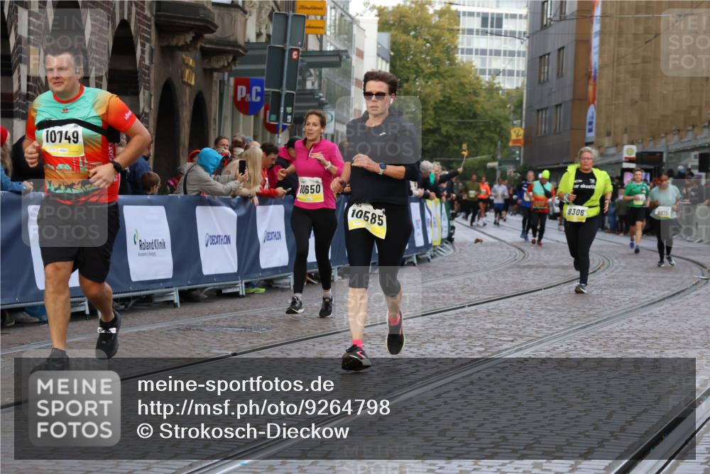 05.10.2025 - 20. swb-Marathon Bremen Strokosch-Dieckow http://msf.ph/oto/9264798 05.10.2025 11:07:33 Ziel 9306, 9780, 10037, 10585, 10650, 10749, 10776, 11159, 11584 meine-sportfotos.de
