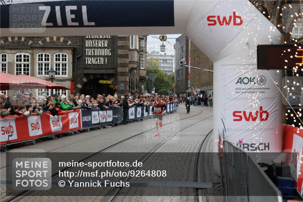 05.10.2025 - 20. swb-Marathon Bremen Yannick Fuchs http://msf.ph/oto/9264808 05.10.2025 12:06:31 Ziel 1040 meine-sportfotos.de