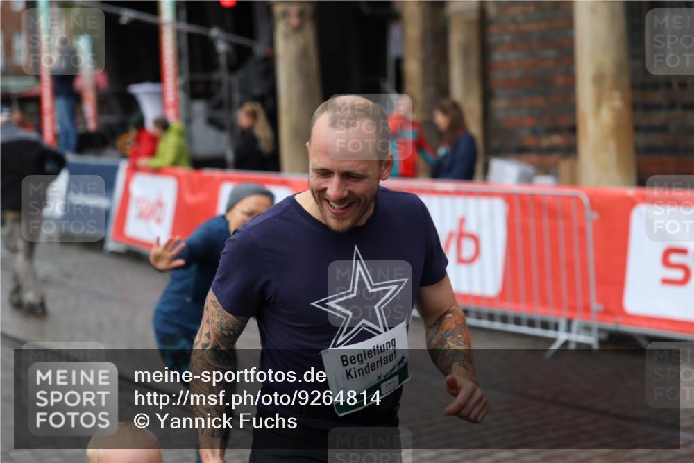 05.10.2025 - 20. swb-Marathon Bremen Yannick Fuchs http://msf.ph/oto/9264814 05.10.2025 15:25:23 Ziel  meine-sportfotos.de