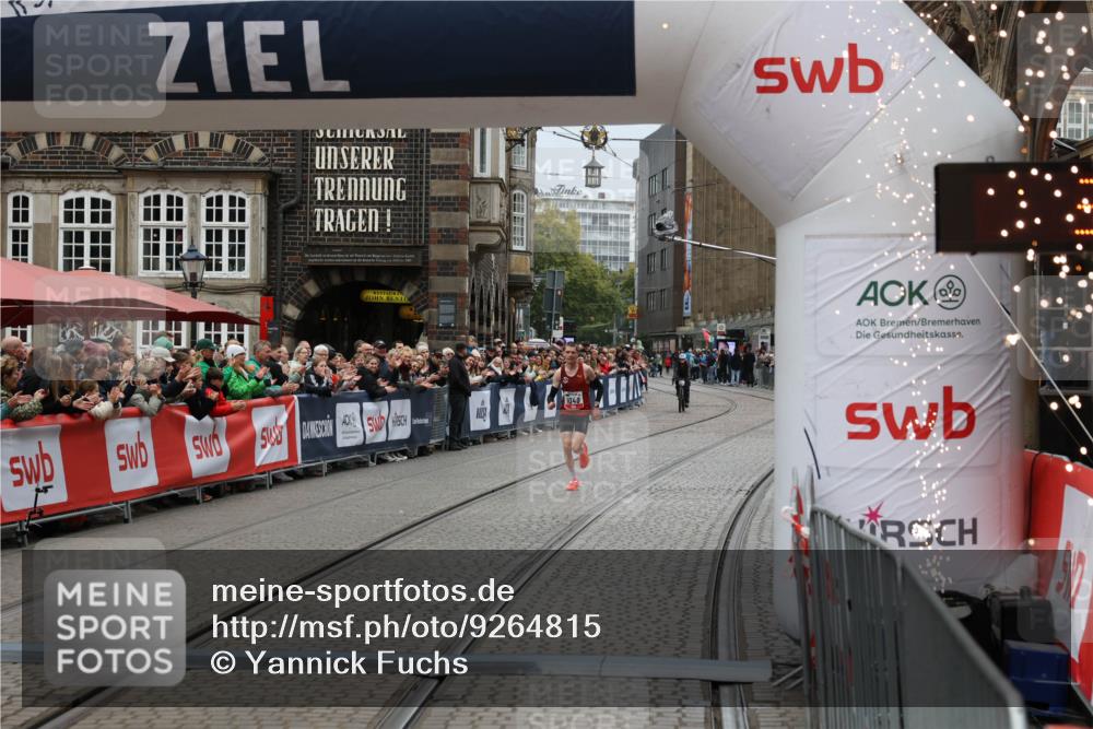 05.10.2025 - 20. swb-Marathon Bremen Yannick Fuchs http://msf.ph/oto/9264815 05.10.2025 12:06:31 Ziel 1040 meine-sportfotos.de