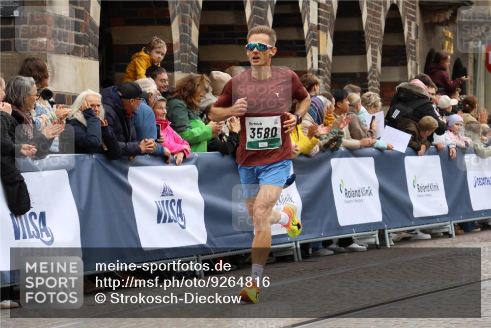 05.10.2025 - 20. swb-Marathon Bremen Strokosch-Dieckow http://msf.ph/oto/9264816 05.10.2025 12:58:55 Ziel 3435, 3580, 5470, 5495 meine-sportfotos.de