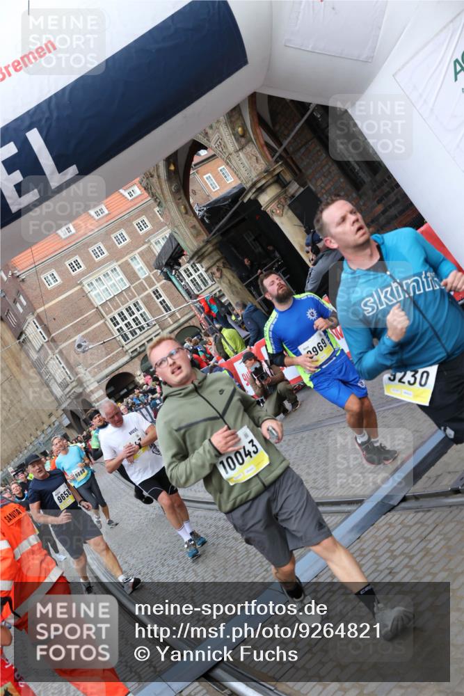 05.10.2025 - 20. swb-Marathon Bremen Yannick Fuchs http://msf.ph/oto/9264821 05.10.2025 10:50:52 Ziel 9230, 9251, 9277, 9578, 9658, 9742, 9832, 9888, 9969, 10043, 10279, 10479, 11062, 11451, 11543, 11661 meine-sportfotos.de