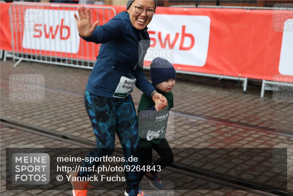 05.10.2025 - 20. swb-Marathon Bremen Yannick Fuchs http://msf.ph/oto/9264843 05.10.2025 15:25:24 Ziel  meine-sportfotos.de