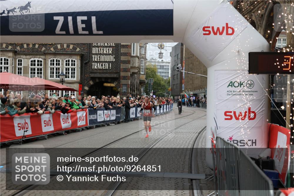 05.10.2025 - 20. swb-Marathon Bremen Yannick Fuchs http://msf.ph/oto/9264851 05.10.2025 12:06:32 Ziel 1040 meine-sportfotos.de