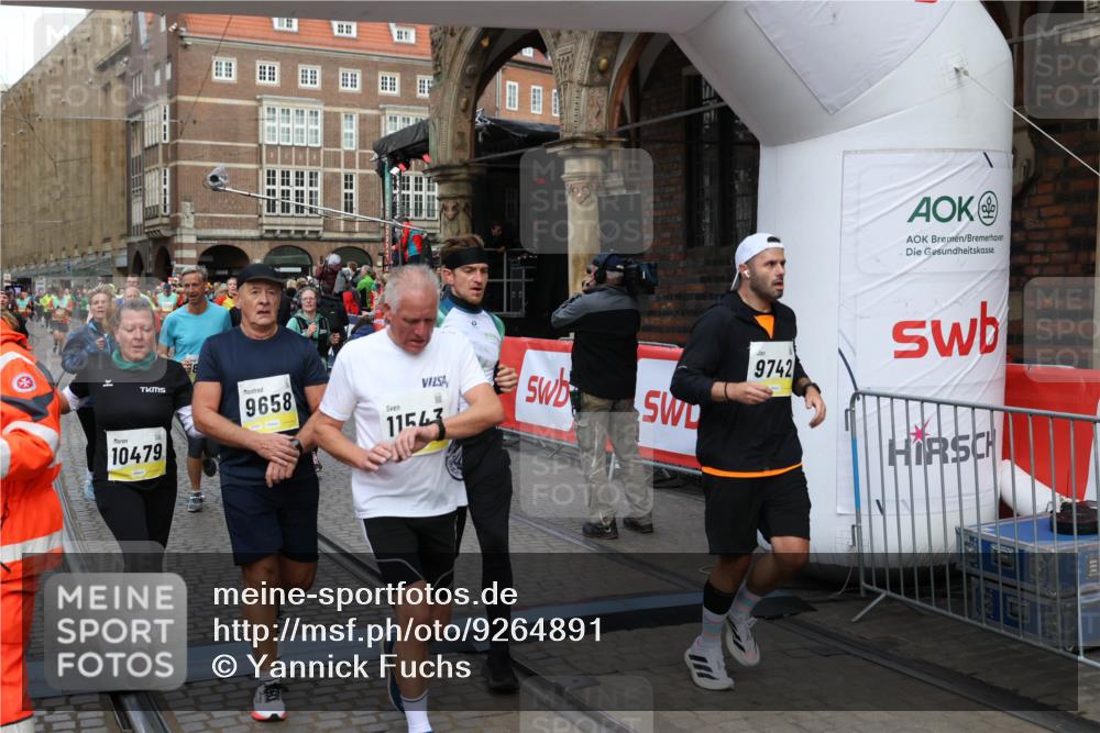 05.10.2025 - 20. swb-Marathon Bremen Yannick Fuchs http://msf.ph/oto/9264891 05.10.2025 10:50:53 Ziel 9230, 9251, 9277, 9658, 9715, 9742, 9832, 9888, 9969, 10043, 10279, 10479, 10689, 11062, 11451, 11543, 11661 meine-sportfotos.de