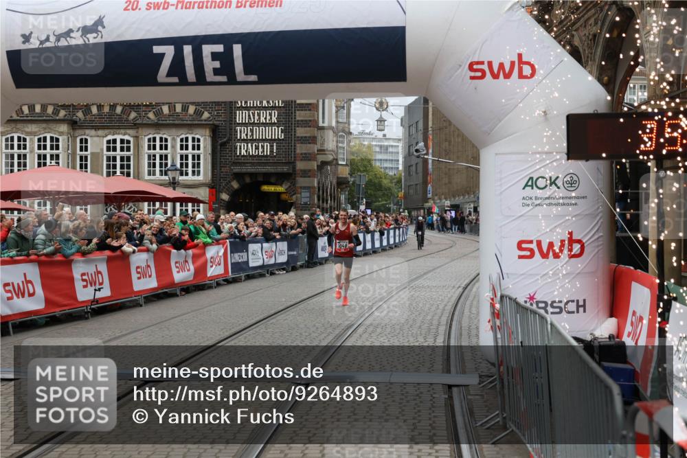 05.10.2025 - 20. swb-Marathon Bremen Yannick Fuchs http://msf.ph/oto/9264893 05.10.2025 12:06:32 Ziel 1040 meine-sportfotos.de