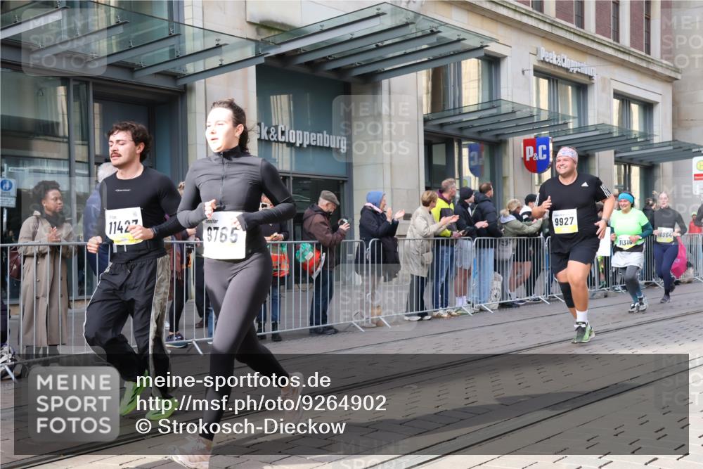 05.10.2025 - 20. swb-Marathon Bremen Strokosch-Dieckow http://msf.ph/oto/9264902 05.10.2025 11:04:26 Ziel 9220, 9394, 9530, 9532, 9623, 9750, 9765, 9771, 9812, 9813, 9866, 9915, 9927, 10422, 10451, 10485, 10531, 10532, 10557, 10674, 10684, 10771, 10869, 10891, 10964, 11035, 11180, 11196, 11315, 11372, 11427, 11542, 11546, 11559, 11615, 11636, 9220, 9394, 9530, 9532, 9623, 9750, 9765, 9771, 9812, 9813, 9866, 9915, 9927, 10422, 10451, 10485, 10531, 10532, 10557, 10674, 10684, 10771, 10869, 10891, 10964, 11035, 11180, 11196, 11315, 11372, 11427, 11542, 11546 meine-sportfotos.de