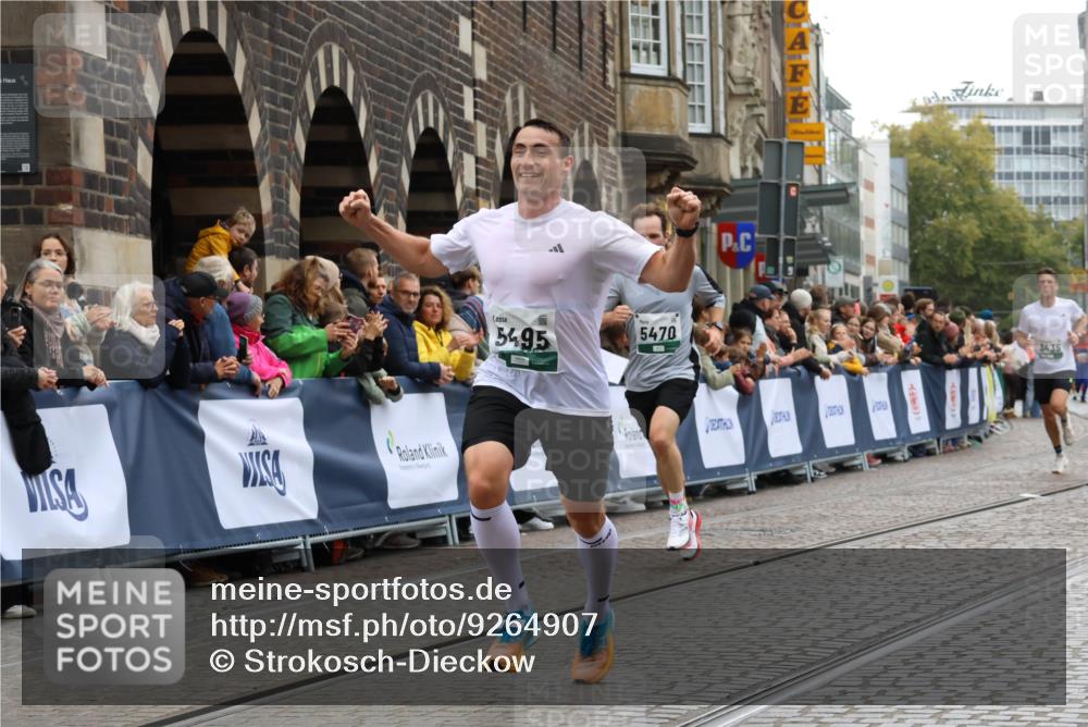 05.10.2025 - 20. swb-Marathon Bremen Strokosch-Dieckow http://msf.ph/oto/9264907 05.10.2025 12:58:58 Ziel 3435, 4664, 5470, 5495, 8053 meine-sportfotos.de