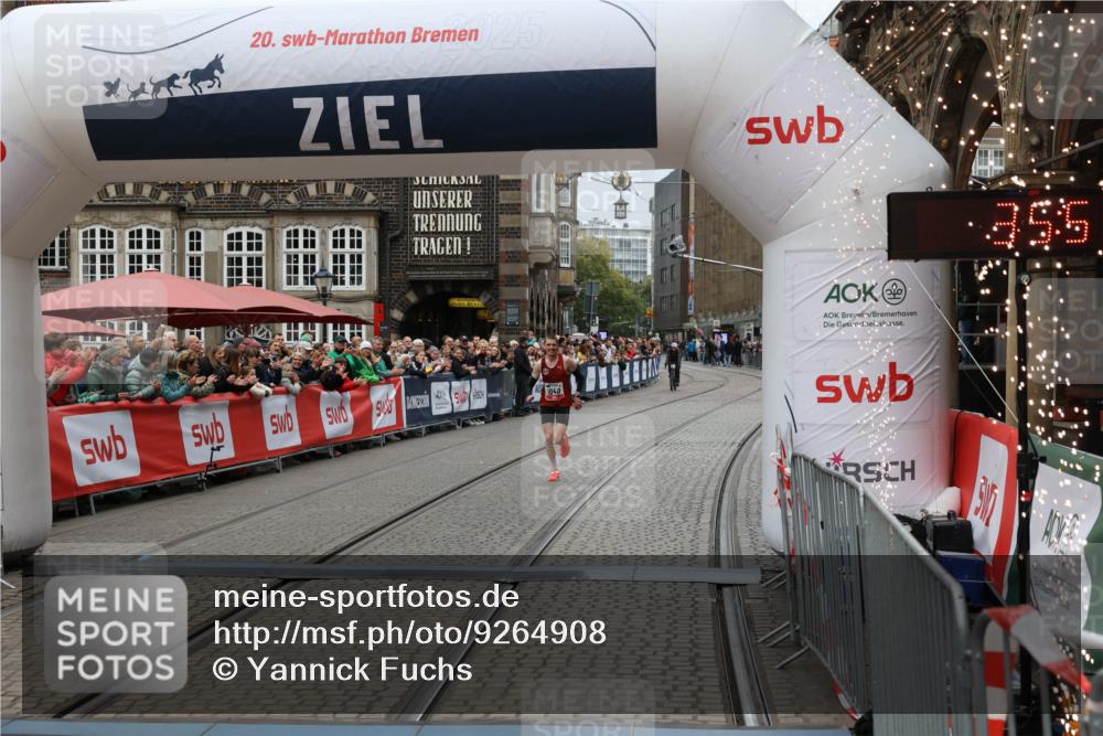 05.10.2025 - 20. swb-Marathon Bremen Yannick Fuchs http://msf.ph/oto/9264908 05.10.2025 12:06:32 Ziel 1040 meine-sportfotos.de