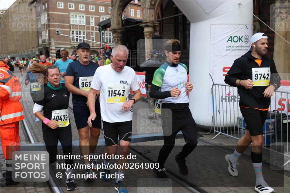 05.10.2025 - 20. swb-Marathon Bremen Yannick Fuchs http://msf.ph/oto/9264909 05.10.2025 10:50:54 Ziel 7733, 9230, 9251, 9277, 9658, 9715, 9742, 9832, 9888, 9969, 9975, 10043, 10224, 10279, 10479, 10689, 11451, 11543, 11661 meine-sportfotos.de