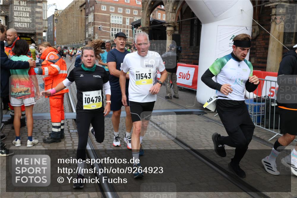05.10.2025 - 20. swb-Marathon Bremen Yannick Fuchs http://msf.ph/oto/9264923 05.10.2025 10:50:54 Ziel 7733, 9230, 9251, 9277, 9658, 9715, 9742, 9832, 9888, 9969, 9975, 10043, 10224, 10279, 10479, 10689, 11451, 11543, 11661 meine-sportfotos.de