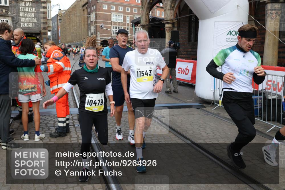 05.10.2025 - 20. swb-Marathon Bremen Yannick Fuchs http://msf.ph/oto/9264926 05.10.2025 10:50:54 Ziel 7733, 9230, 9251, 9277, 9658, 9715, 9742, 9832, 9888, 9969, 9975, 10043, 10224, 10279, 10479, 10689, 11451, 11543, 11661 meine-sportfotos.de