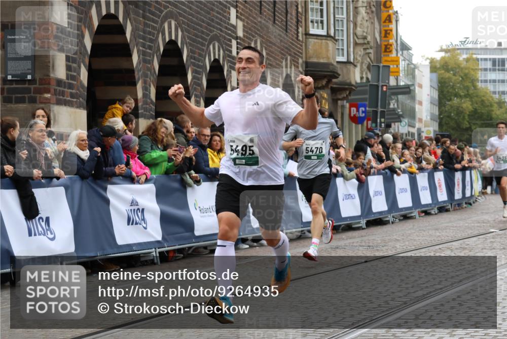 05.10.2025 - 20. swb-Marathon Bremen Strokosch-Dieckow http://msf.ph/oto/9264935 05.10.2025 12:58:58 Ziel 3435, 4664, 5470, 5495, 8053 meine-sportfotos.de