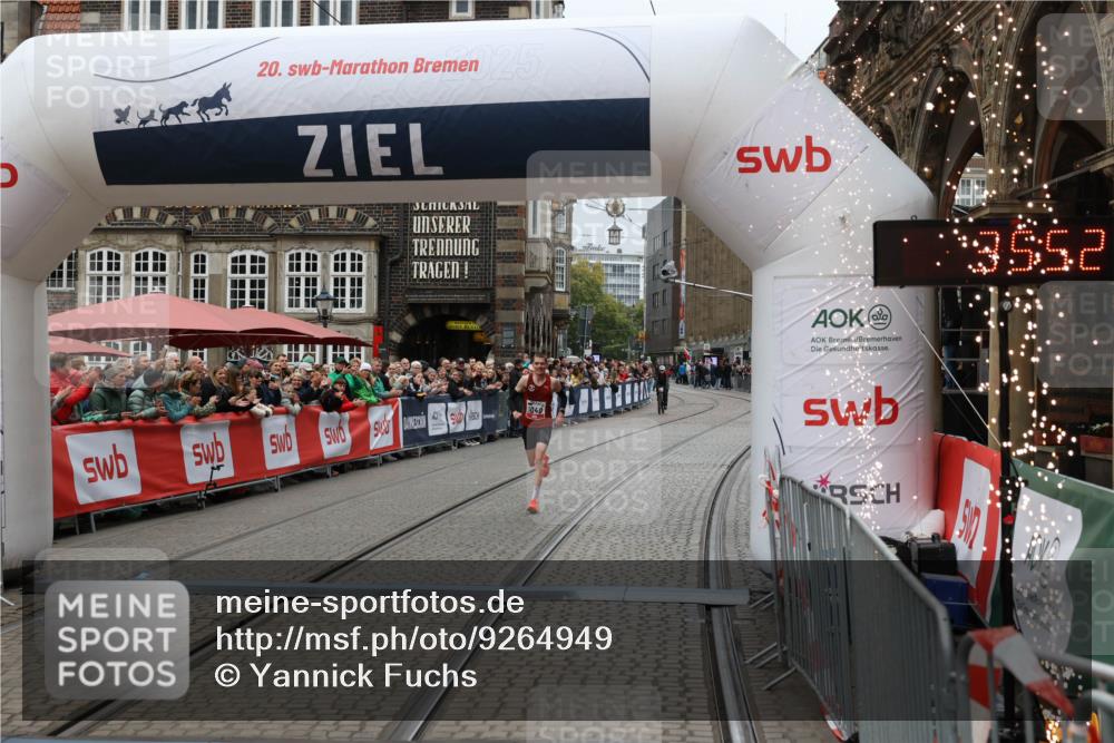 05.10.2025 - 20. swb-Marathon Bremen Yannick Fuchs http://msf.ph/oto/9264949 05.10.2025 12:06:33 Ziel 1040 meine-sportfotos.de