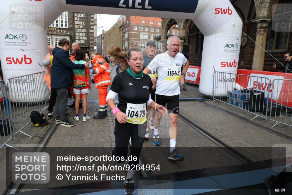 05.10.2025 - 20. swb-Marathon Bremen Yannick Fuchs http://msf.ph/oto/9264954 05.10.2025 10:50:55 Ziel 7733, 9230, 9251, 9277, 9658, 9715, 9742, 9832, 9888, 9969, 9975, 10043, 10224, 10279, 10479, 10689, 11451, 11543, 11661 meine-sportfotos.de