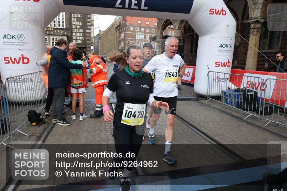 05.10.2025 - 20. swb-Marathon Bremen Yannick Fuchs http://msf.ph/oto/9264962 05.10.2025 10:50:55 Ziel 7733, 9230, 9251, 9277, 9658, 9715, 9742, 9832, 9888, 9969, 9975, 10043, 10224, 10279, 10479, 10689, 11451, 11543, 11661 meine-sportfotos.de