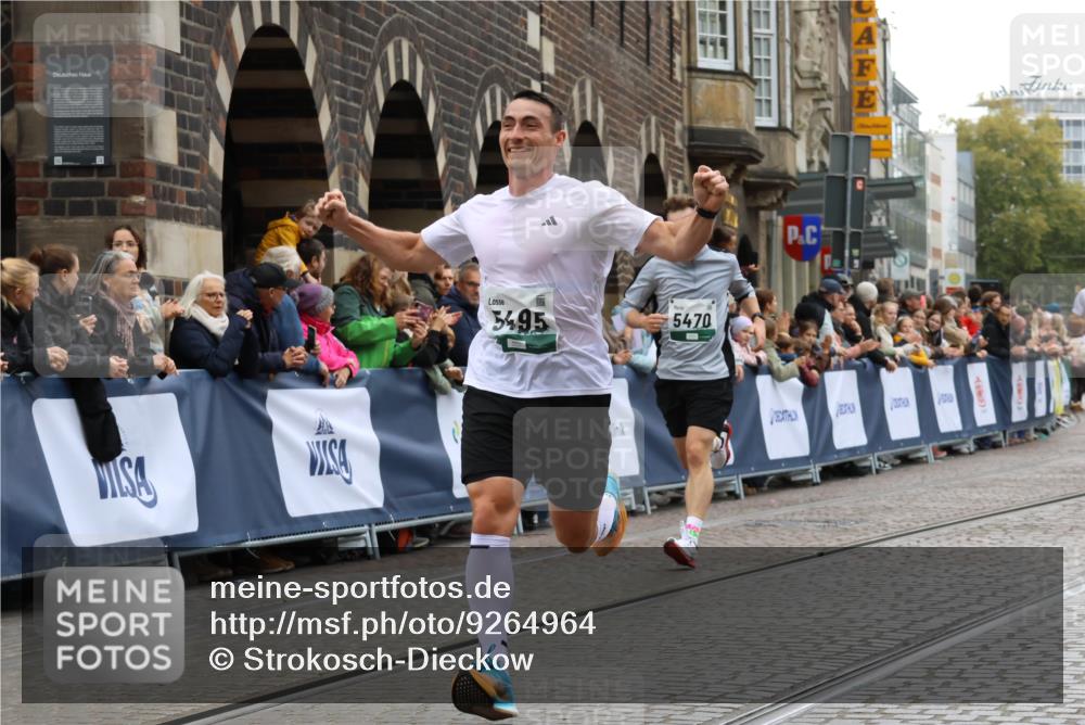 05.10.2025 - 20. swb-Marathon Bremen Strokosch-Dieckow http://msf.ph/oto/9264964 05.10.2025 12:58:58 Ziel 3435, 4664, 5470, 5495, 8053 meine-sportfotos.de