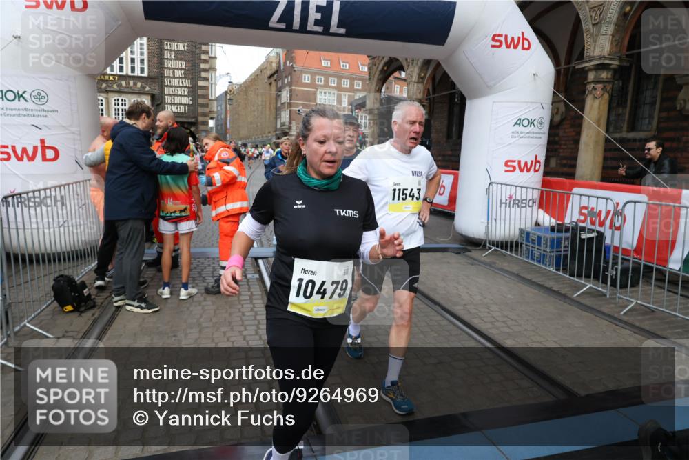 05.10.2025 - 20. swb-Marathon Bremen Yannick Fuchs http://msf.ph/oto/9264969 05.10.2025 10:50:55 Ziel 7733, 9230, 9251, 9277, 9658, 9715, 9742, 9832, 9888, 9969, 9975, 10043, 10224, 10279, 10479, 10689, 11451, 11543, 11661 meine-sportfotos.de