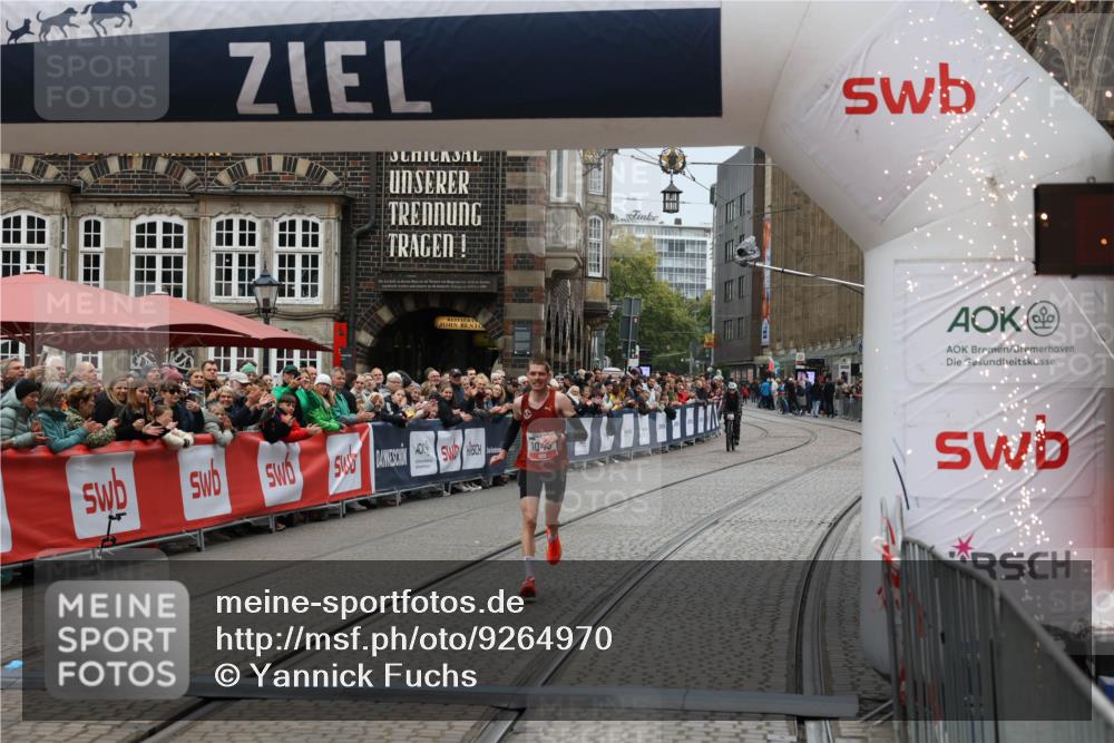 05.10.2025 - 20. swb-Marathon Bremen Yannick Fuchs http://msf.ph/oto/9264970 05.10.2025 12:06:33 Ziel 1040 meine-sportfotos.de