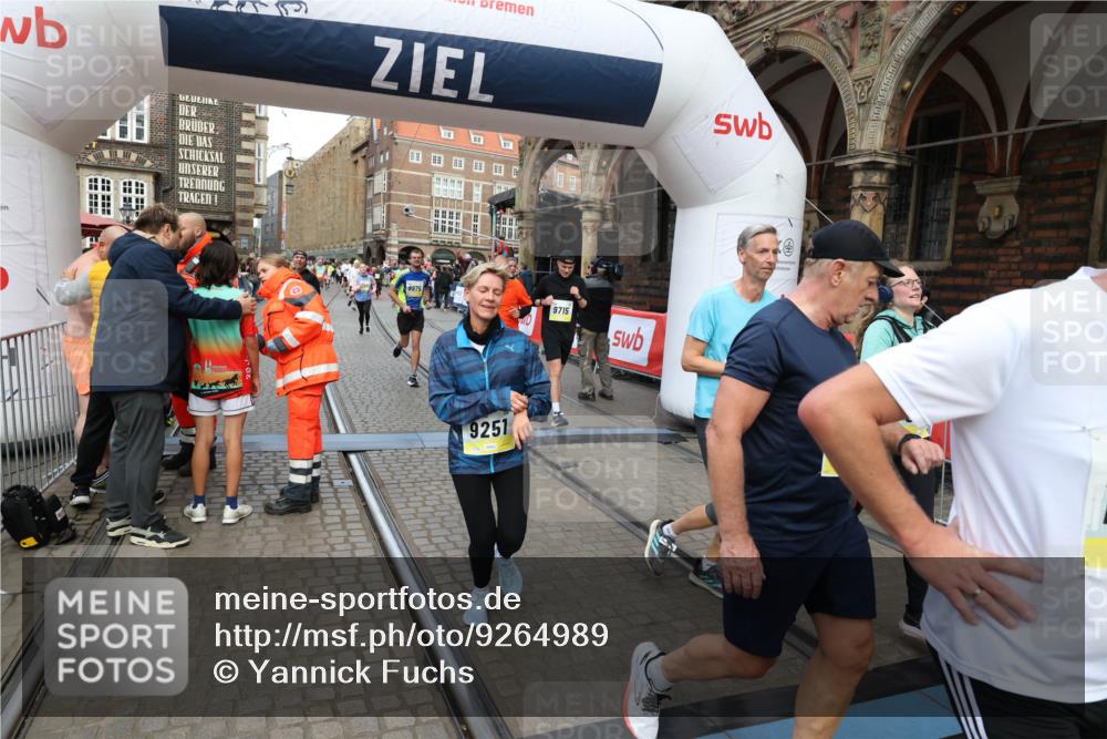 05.10.2025 - 20. swb-Marathon Bremen Yannick Fuchs http://msf.ph/oto/9264989 05.10.2025 10:50:56 Ziel 7733, 9230, 9251, 9277, 9658, 9715, 9742, 9832, 9888, 9966, 9969, 9975, 10043, 10224, 10279, 10479, 10689, 11451, 11543, 11661 meine-sportfotos.de