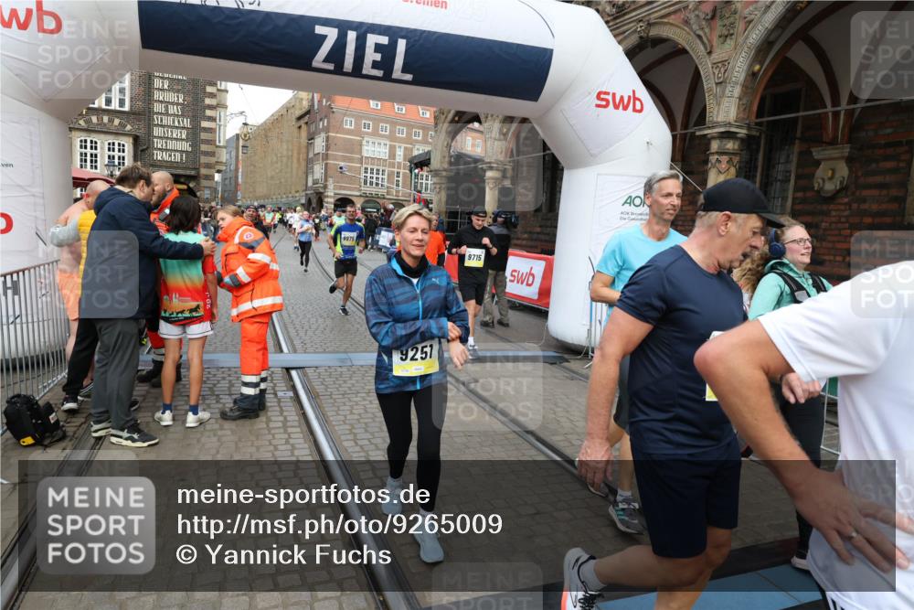 05.10.2025 - 20. swb-Marathon Bremen Yannick Fuchs http://msf.ph/oto/9265009 05.10.2025 10:50:56 Ziel 7733, 9230, 9251, 9277, 9658, 9715, 9742, 9832, 9888, 9966, 9969, 9975, 10043, 10224, 10279, 10479, 10689, 11451, 11543, 11661 meine-sportfotos.de