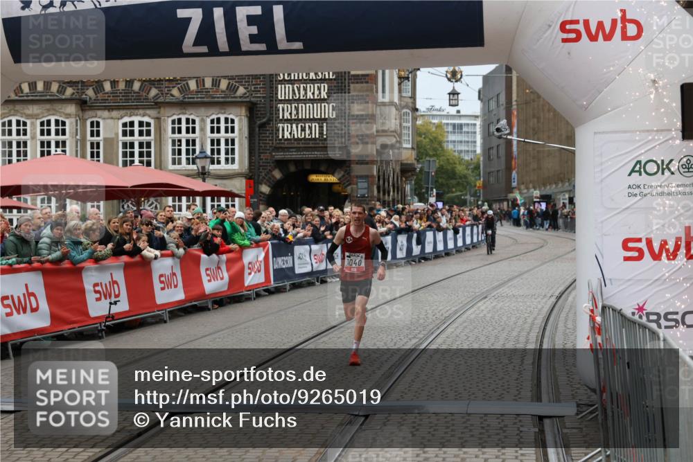 05.10.2025 - 20. swb-Marathon Bremen Yannick Fuchs http://msf.ph/oto/9265019 05.10.2025 12:06:33 Ziel 1040 meine-sportfotos.de