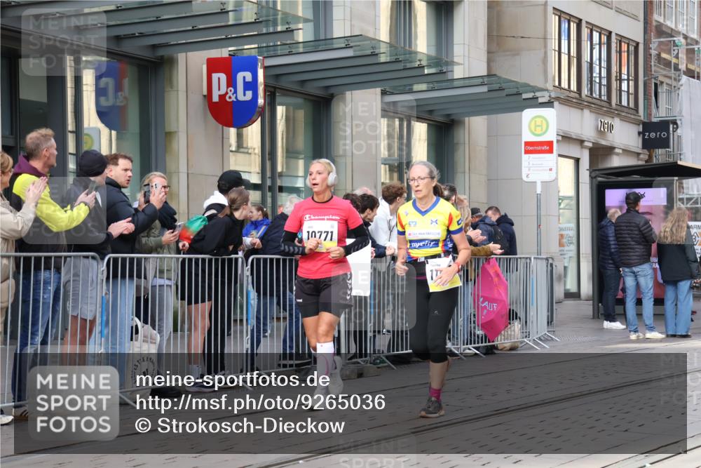 05.10.2025 - 20. swb-Marathon Bremen Strokosch-Dieckow http://msf.ph/oto/9265036 05.10.2025 11:04:30 Ziel 9220, 9409, 9530, 9532, 9623, 9660, 9750, 9765, 9771, 9812, 9813, 9866, 9915, 9927, 10422, 10451, 10485, 10532, 10557, 10684, 10771, 10891, 10964, 11035, 11090, 11180, 11315, 11372, 11427, 11478, 11546, 11559, 11615, 11636, 9220, 9409, 9530, 9532, 9623, 9660, 9750, 9765, 9771, 9812, 9813, 9866, 9915, 9927, 10422, 10451, 10485, 10532, 10557, 10684, 10771, 10891, 10964, 11035, 11090, 11180, 11315, 11372, 11427, 11478, 11546 meine-sportfotos.de
