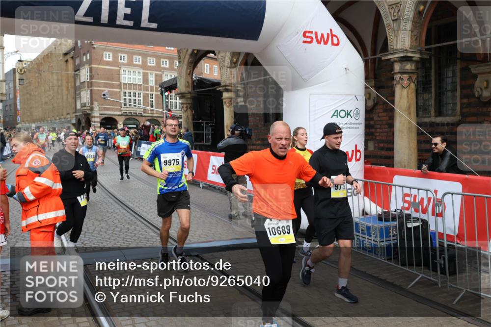 05.10.2025 - 20. swb-Marathon Bremen Yannick Fuchs http://msf.ph/oto/9265040 05.10.2025 10:50:57 Ziel 7733, 9230, 9251, 9277, 9658, 9715, 9742, 9832, 9888, 9966, 9969, 9975, 10043, 10224, 10279, 10479, 10689, 11220, 11543, 11661 meine-sportfotos.de