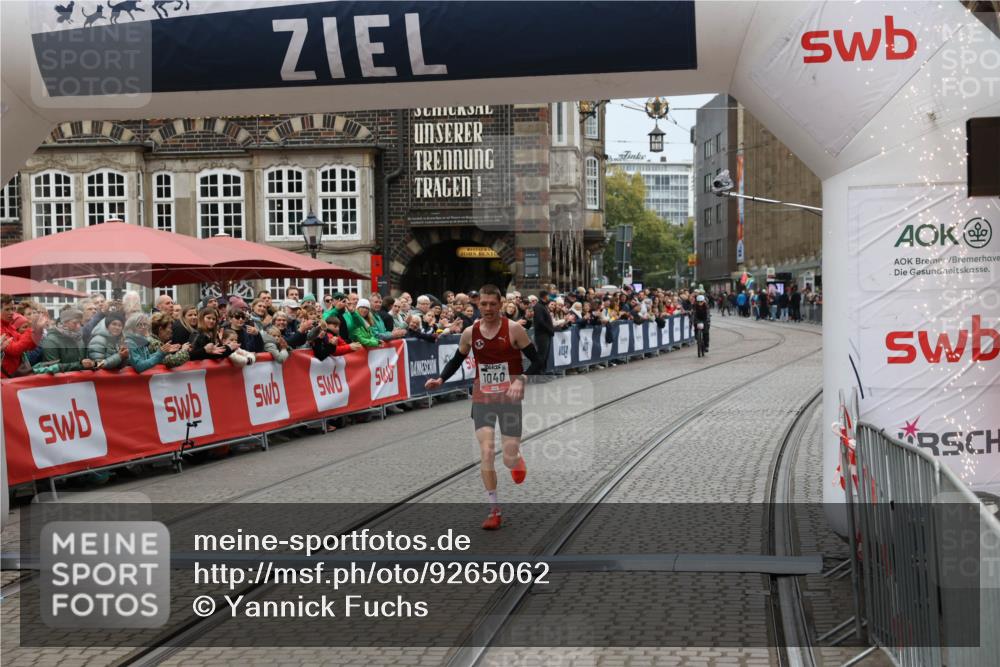 05.10.2025 - 20. swb-Marathon Bremen Yannick Fuchs http://msf.ph/oto/9265062 05.10.2025 12:06:34 Ziel 1040 meine-sportfotos.de