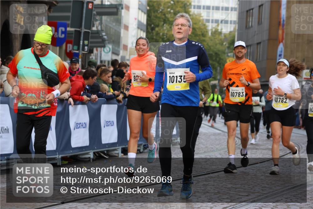 05.10.2025 - 20. swb-Marathon Bremen Strokosch-Dieckow http://msf.ph/oto/9265069 05.10.2025 11:07:53 Ziel 8123, 9212, 10135, 10365, 10366, 10706, 10782, 10783, 11677 meine-sportfotos.de