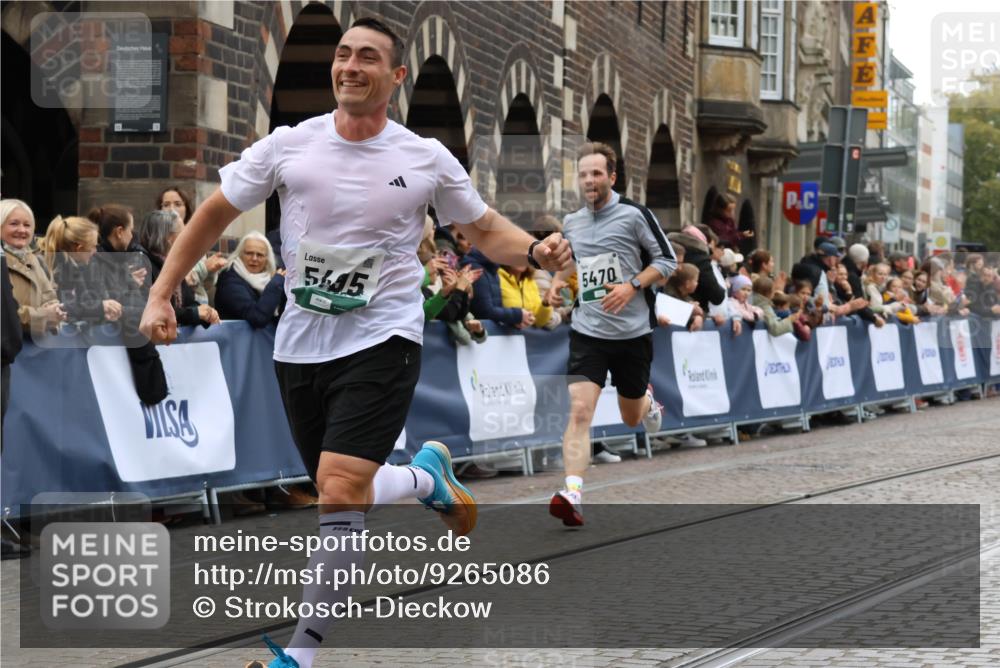 05.10.2025 - 20. swb-Marathon Bremen Strokosch-Dieckow http://msf.ph/oto/9265086 05.10.2025 12:58:59 Ziel 3435, 4664, 5470, 5495, 8053 meine-sportfotos.de