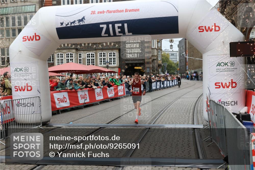 05.10.2025 - 20. swb-Marathon Bremen Yannick Fuchs http://msf.ph/oto/9265091 05.10.2025 12:06:34 Ziel 1040 meine-sportfotos.de