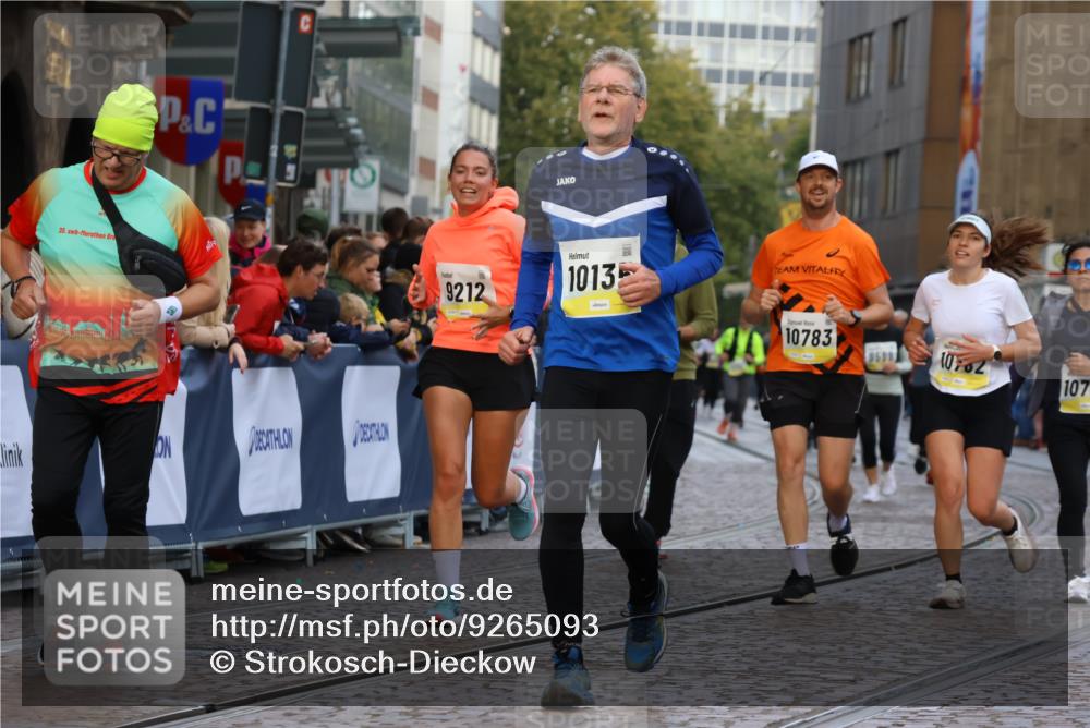05.10.2025 - 20. swb-Marathon Bremen Strokosch-Dieckow http://msf.ph/oto/9265093 05.10.2025 11:07:53 Ziel 8123, 9212, 10135, 10365, 10366, 10706, 10782, 10783, 11677 meine-sportfotos.de