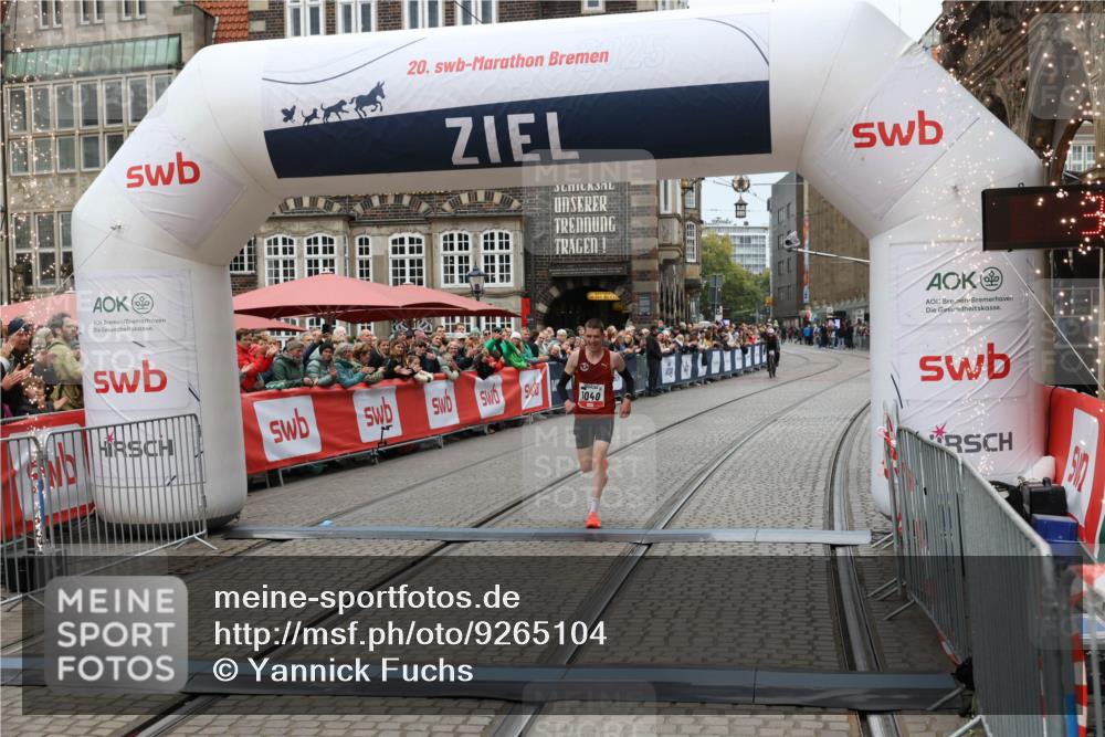 05.10.2025 - 20. swb-Marathon Bremen Yannick Fuchs http://msf.ph/oto/9265104 05.10.2025 12:06:34 Ziel 1040 meine-sportfotos.de
