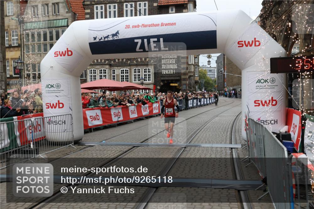 05.10.2025 - 20. swb-Marathon Bremen Yannick Fuchs http://msf.ph/oto/9265118 05.10.2025 12:06:34 Ziel 1040 meine-sportfotos.de