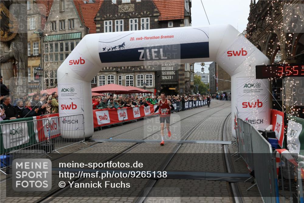 05.10.2025 - 20. swb-Marathon Bremen Yannick Fuchs http://msf.ph/oto/9265138 05.10.2025 12:06:34 Ziel 1040 meine-sportfotos.de