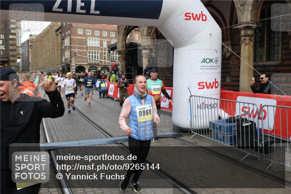 05.10.2025 - 20. swb-Marathon Bremen Yannick Fuchs http://msf.ph/oto/9265144 05.10.2025 10:51:00 Ziel 7733, 9251, 9277, 9399, 9658, 9715, 9742, 9888, 9966, 9975, 10029, 10224, 10227, 10279, 10479, 10534, 10689, 10698, 11220, 11311 meine-sportfotos.de