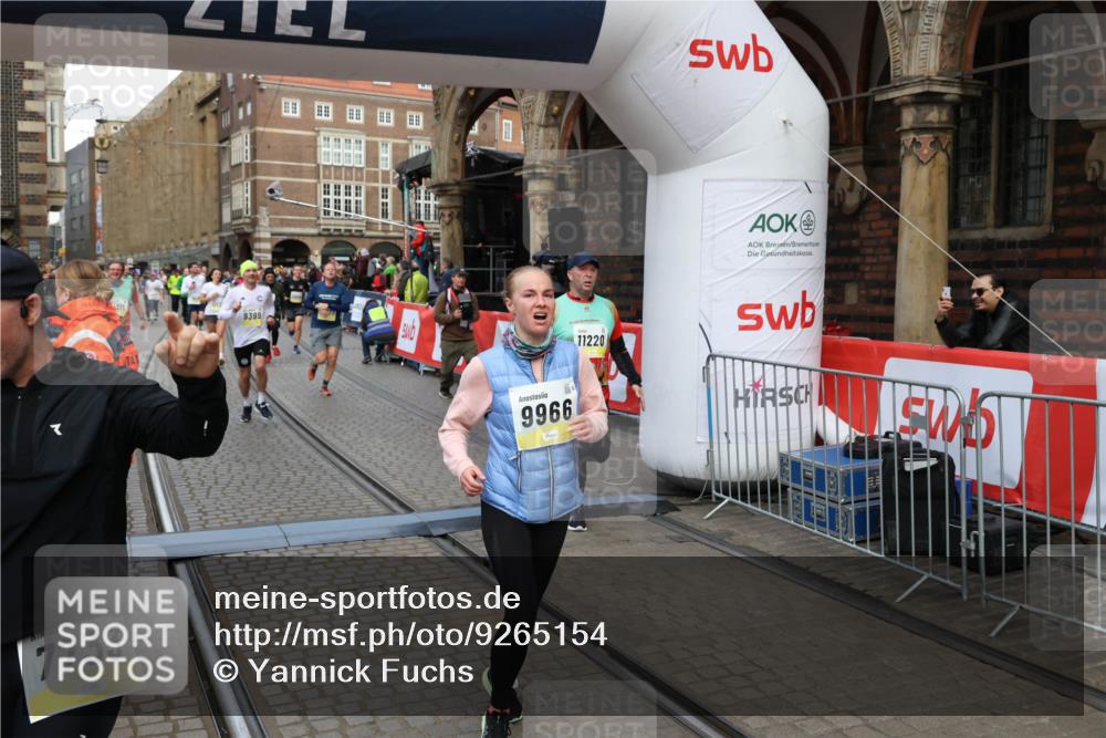 05.10.2025 - 20. swb-Marathon Bremen Yannick Fuchs http://msf.ph/oto/9265154 05.10.2025 10:51:00 Ziel 7733, 9251, 9277, 9399, 9658, 9715, 9742, 9888, 9966, 9975, 10029, 10224, 10227, 10279, 10479, 10534, 10689, 10698, 11220, 11311 meine-sportfotos.de