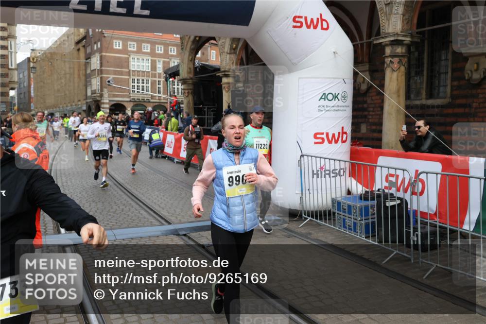 05.10.2025 - 20. swb-Marathon Bremen Yannick Fuchs http://msf.ph/oto/9265169 05.10.2025 10:51:00 Ziel 7733, 9251, 9277, 9399, 9658, 9715, 9742, 9888, 9966, 9975, 10029, 10224, 10227, 10279, 10479, 10534, 10689, 10698, 11220, 11311 meine-sportfotos.de