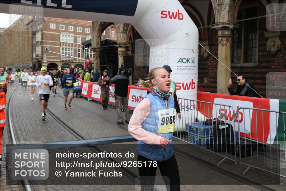 05.10.2025 - 20. swb-Marathon Bremen Yannick Fuchs http://msf.ph/oto/9265178 05.10.2025 10:51:00 Ziel 7733, 9251, 9277, 9399, 9658, 9715, 9742, 9888, 9966, 9975, 10029, 10224, 10227, 10279, 10479, 10534, 10689, 10698, 11220, 11311 meine-sportfotos.de