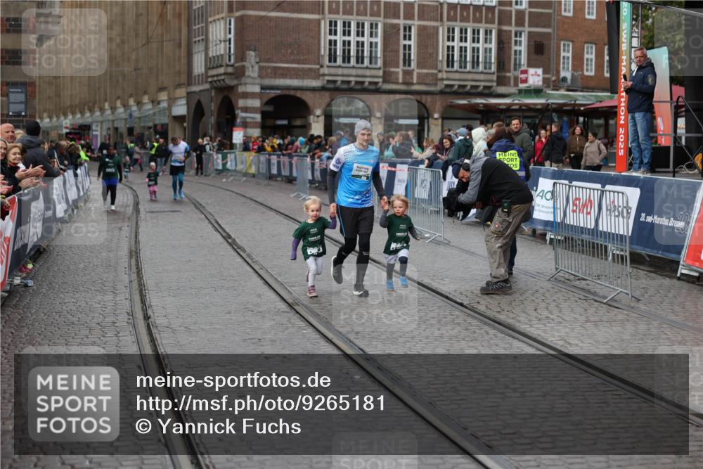 05.10.2025 - 20. swb-Marathon Bremen Yannick Fuchs http://msf.ph/oto/9265181 05.10.2025 15:25:35 Ziel 196 meine-sportfotos.de