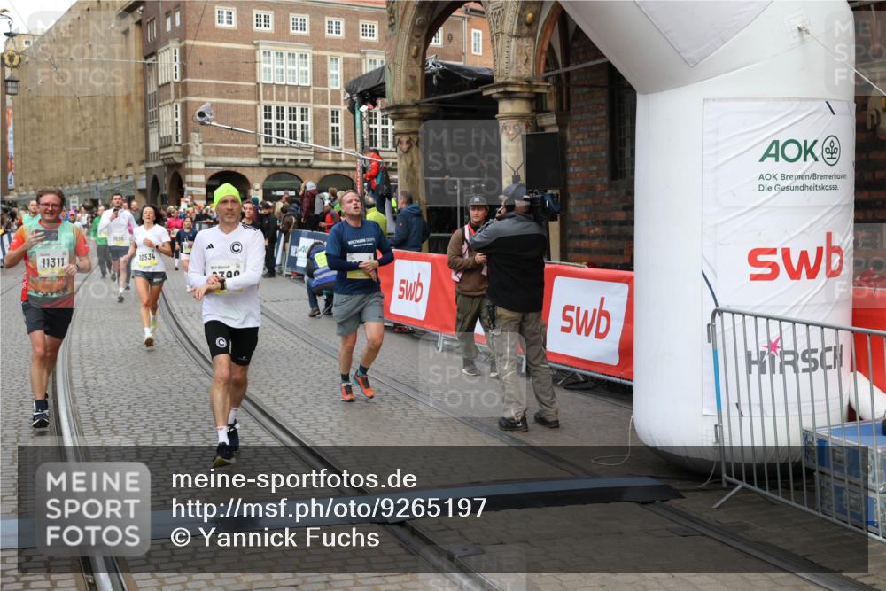 05.10.2025 - 20. swb-Marathon Bremen Yannick Fuchs http://msf.ph/oto/9265197 05.10.2025 10:51:01 Ziel 7733, 9251, 9277, 9399, 9715, 9888, 9966, 9975, 10029, 10224, 10227, 10534, 10689, 10698, 11220, 11311 meine-sportfotos.de