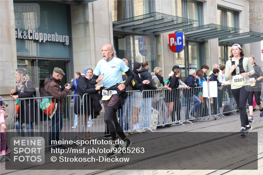 05.10.2025 - 20. swb-Marathon Bremen Strokosch-Dieckow http://msf.ph/oto/9265263 05.10.2025 11:04:39 Ziel 9220, 9409, 9530, 9642, 9660, 9668, 9813, 9866, 9927, 9978, 10018, 10021, 10557, 10684, 10771, 10891, 10964, 10965, 11016, 11035, 11090, 11121, 11171, 11180, 11315, 11323, 11372, 11412, 11478, 11559, 11615, 11636, 9220, 9409, 9530, 9642, 9660, 9668, 9813, 9866, 9927, 9978, 10018, 10021, 10557, 10684, 10771, 10891, 10964, 10965, 11016, 11035, 11090, 11121, 11171, 11180, 11315, 11323, 11372, 11412, 11478 meine-sportfotos.de