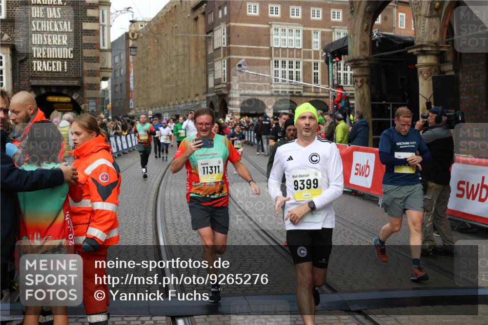 05.10.2025 - 20. swb-Marathon Bremen Yannick Fuchs http://msf.ph/oto/9265276 05.10.2025 10:51:02 Ziel 7733, 9251, 9277, 9399, 9715, 9888, 9966, 9975, 10029, 10224, 10227, 10534, 10689, 10698, 11061, 11220, 11311 meine-sportfotos.de