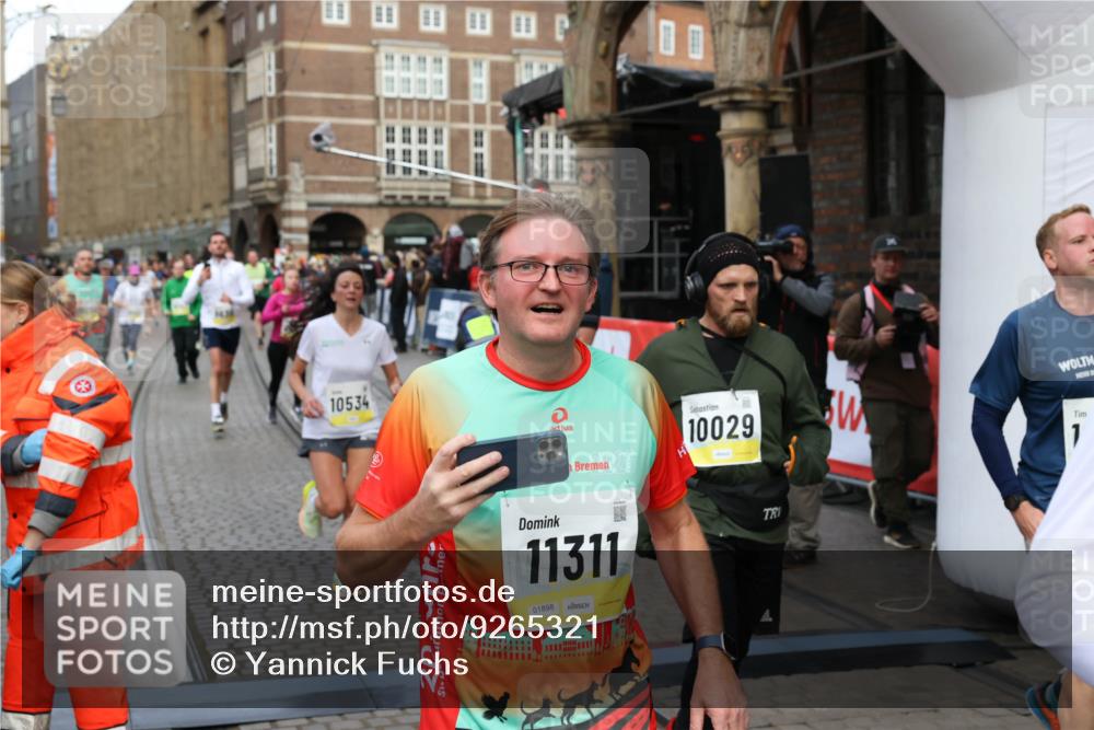 05.10.2025 - 20. swb-Marathon Bremen Yannick Fuchs http://msf.ph/oto/9265321 05.10.2025 10:51:03 Ziel 7733, 9199, 9399, 9630, 9715, 9966, 9975, 10029, 10224, 10227, 10254, 10534, 10689, 10698, 11061, 11220, 11311 meine-sportfotos.de