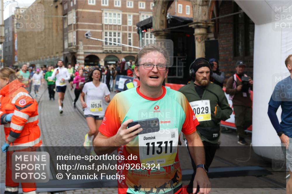 05.10.2025 - 20. swb-Marathon Bremen Yannick Fuchs http://msf.ph/oto/9265324 05.10.2025 10:51:03 Ziel 7733, 9199, 9399, 9630, 9715, 9966, 9975, 10029, 10224, 10227, 10254, 10534, 10689, 10698, 11061, 11220, 11311 meine-sportfotos.de